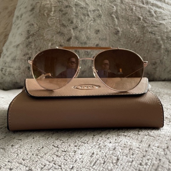 SALE ! Tod’s #0400014823253 Avaitor Sunglasses  Original Leather Semi Rigid Case - Picture 4 of 8
